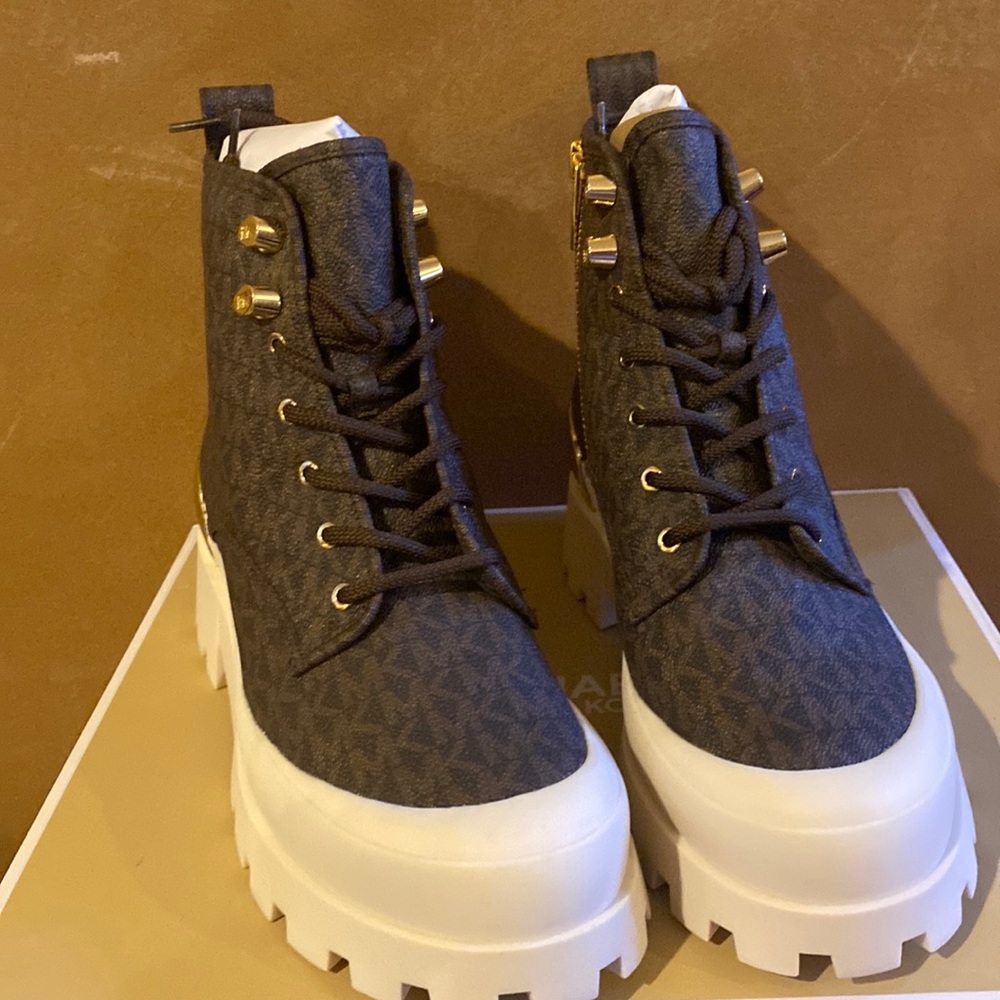 - Micheal Kors Peyton Bootie